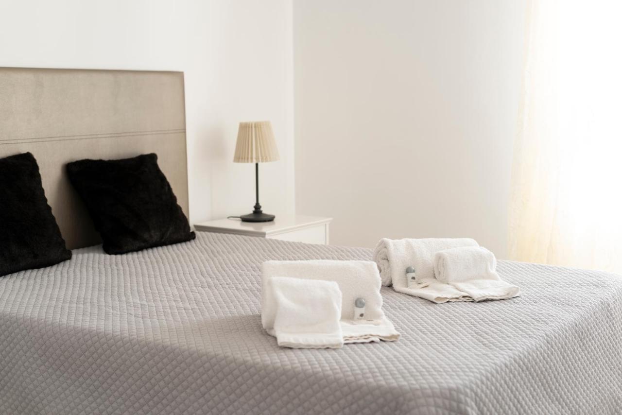 Chantal Apartment - Near The Beach - Quarteira Buitenkant foto